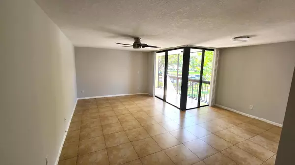 Delray Beach, FL 33444,950 Lavers CIR F211