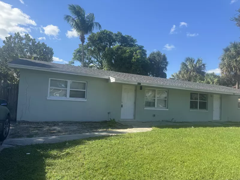 8817 Dania DR, Palm Beach Gardens, FL 33410