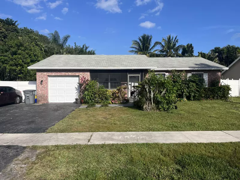 19576 Delaware CIR, Boca Raton, FL 33434