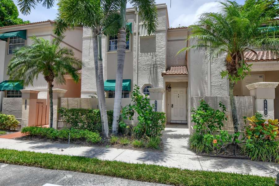 6563 Via Regina, Boca Raton, FL 33433