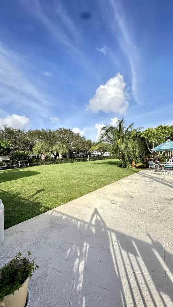 Tequesta, FL 33469,3 Garden 105k ST 105k