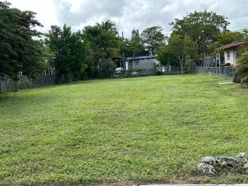 4241 SW 62nd AVE, Davie, FL 33314