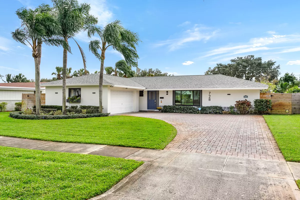 North Palm Beach, FL 33408,728 Robin WAY