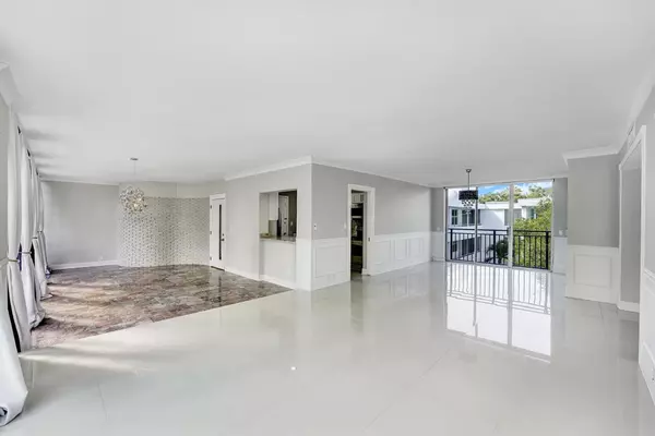 Bal Harbour, FL 33154,10210 Collins AVE 301