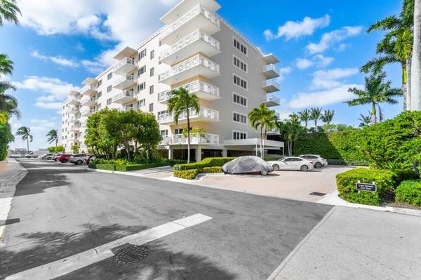 250 Bradley PL 602, Palm Beach, FL 33480