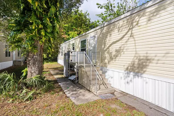 4203 N Us Highway 66, Fort Pierce, FL 34946