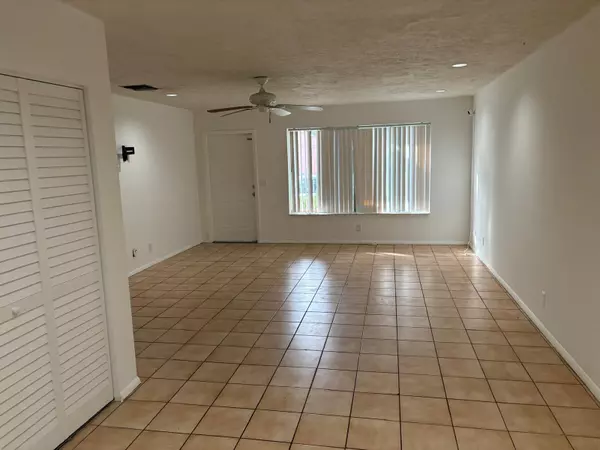 West Palm Beach, FL 33415,4667 Orleans CT B