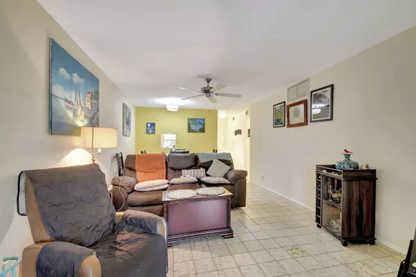 Boynton Beach, FL 33435,2121 NE 1st CT 105