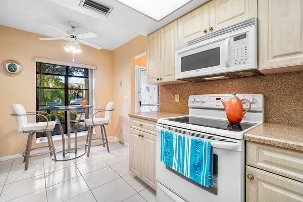 Delray Beach, FL 33484,5087 Oak Hill LN 315