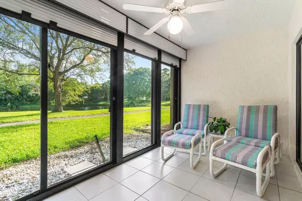 Delray Beach, FL 33484,5087 Oak Hill LN 315