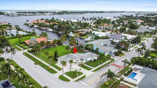 2412 N Lakeside DR, Lake Worth Beach, FL 33460