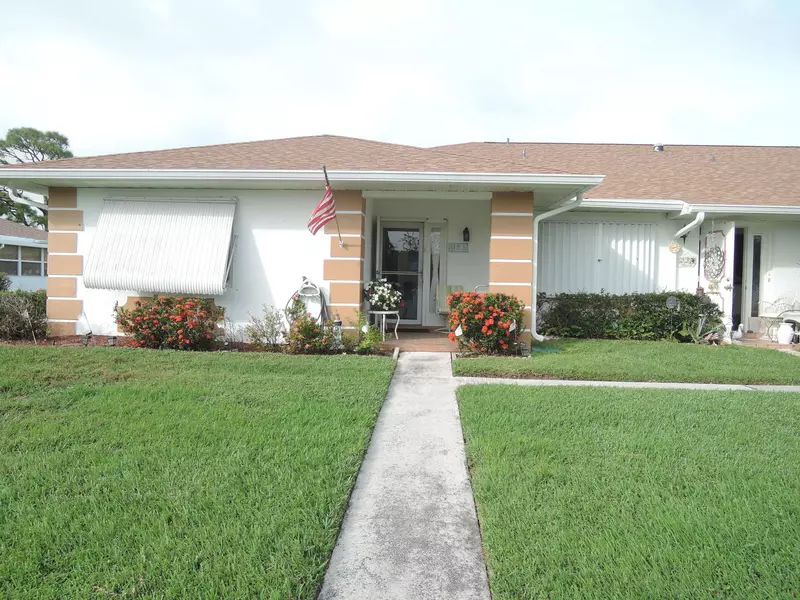 1230 S Lakes End DR A, Fort Pierce, FL 34982