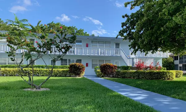 141 Canterbury F,  West Palm Beach,  FL 33417