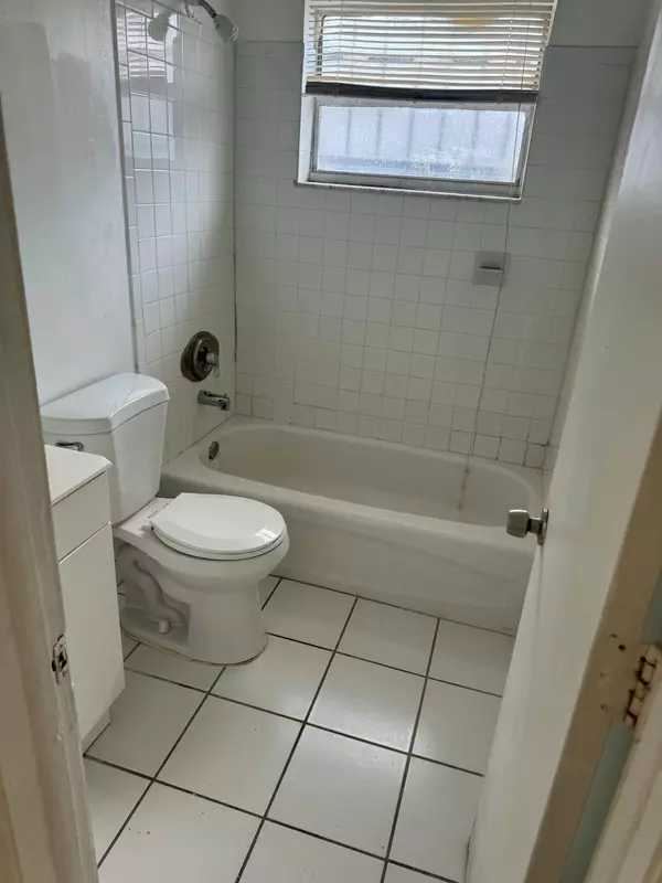 Oakland Park, FL 33311,2961 NW 26th ST