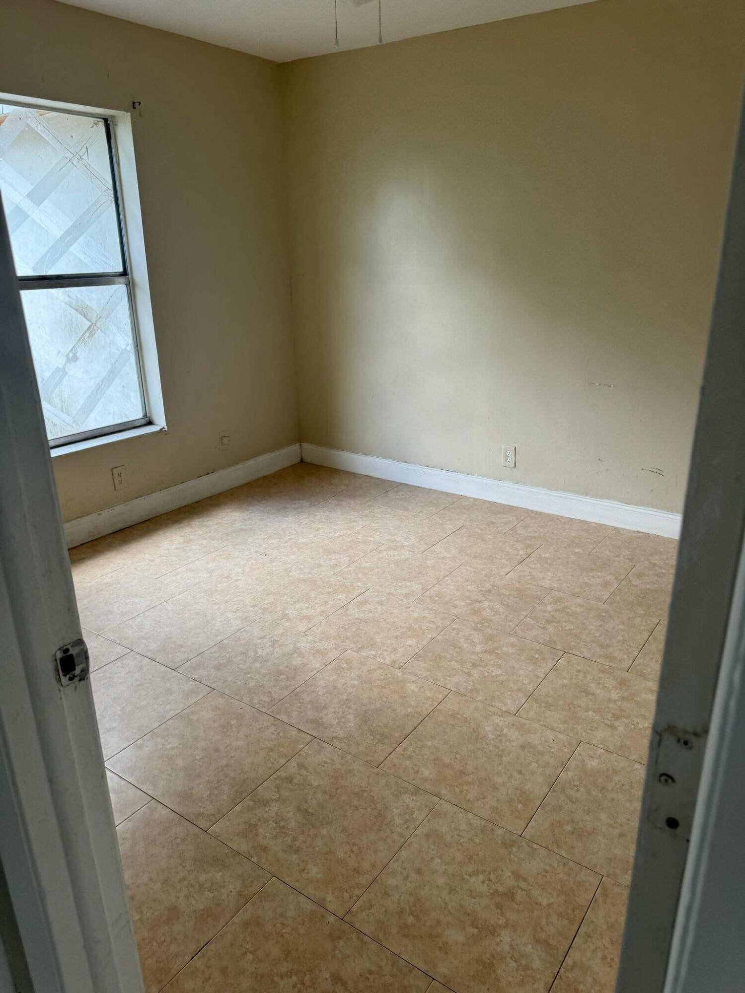 Oakland Park, FL 33311,2961 NW 26th ST