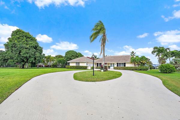 West Palm Beach, FL 33401,4 Cloister CIR