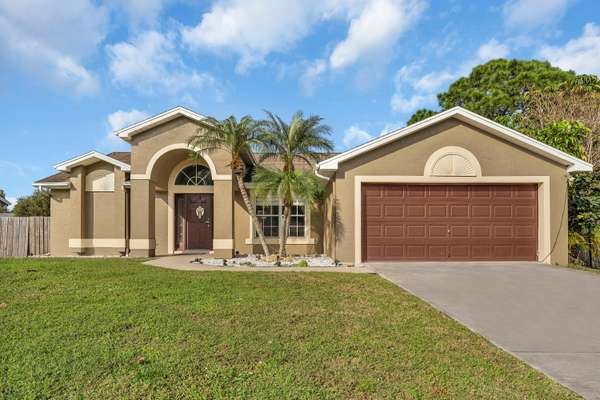 155 SW Eyerly AVE, Port Saint Lucie, FL 34983