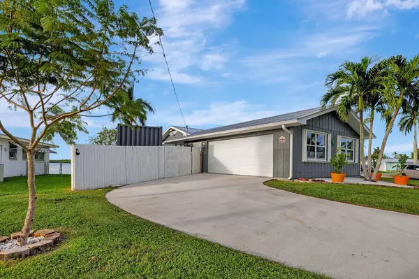 Stuart, FL 34994,226 SW Cabana Point CIR