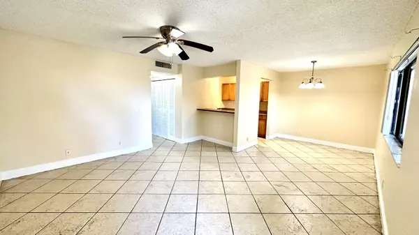 Boynton Beach, FL 33436,515 Meadows CIR