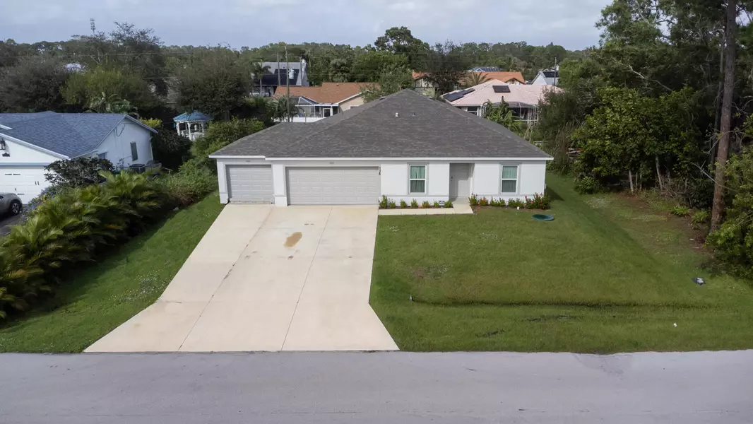 738 NE Jordan TER, Port Saint Lucie, FL 34983