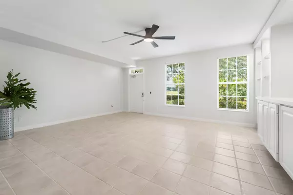 Jupiter, FL 33458,350 Legare CT