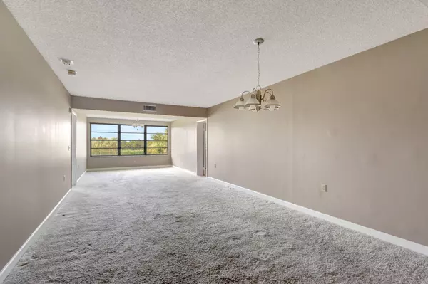 West Palm Beach, FL 33409,3507 Village BLVD 305