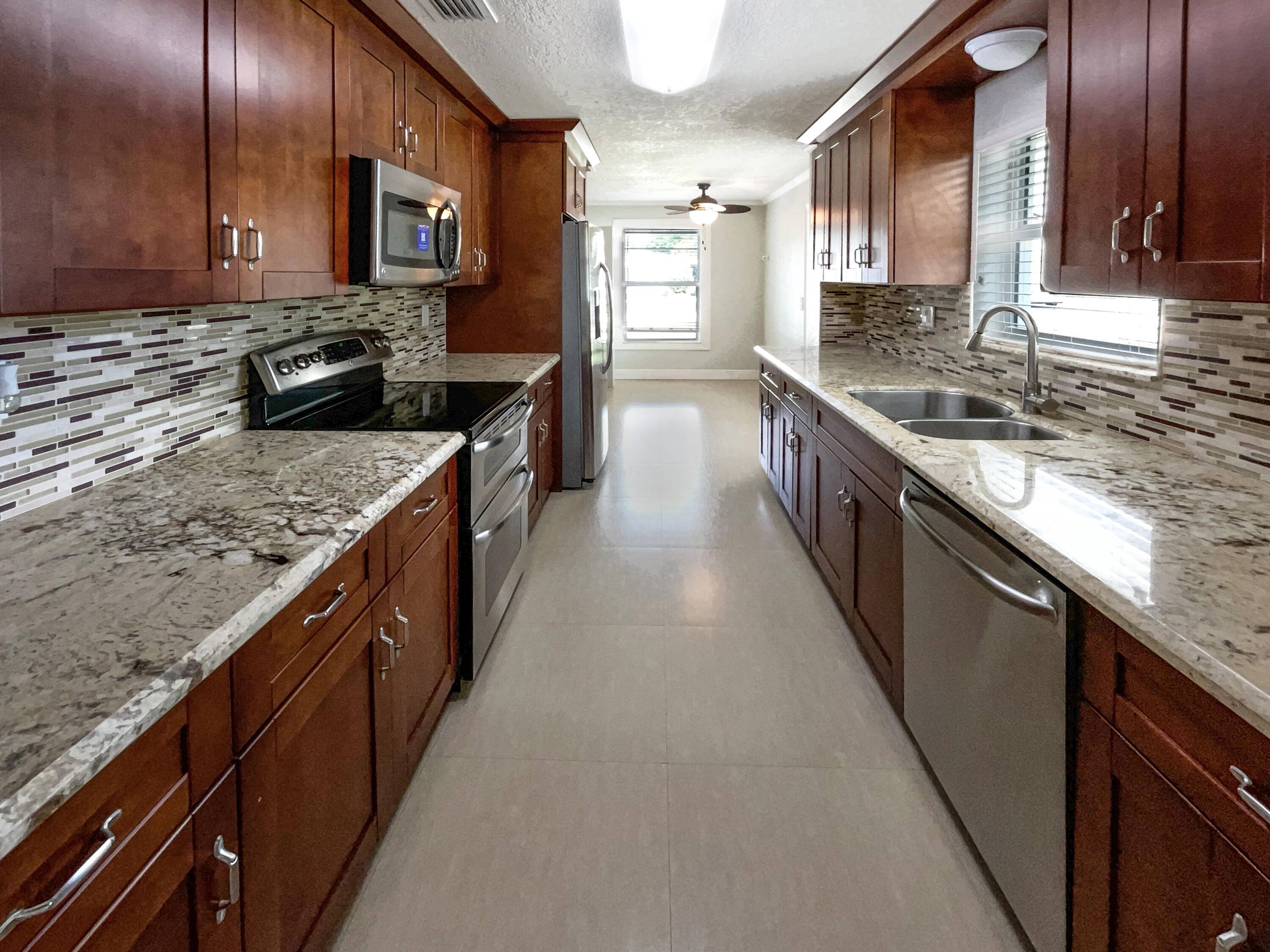 Wilton Manors, FL 33311,232 NW 25th ST