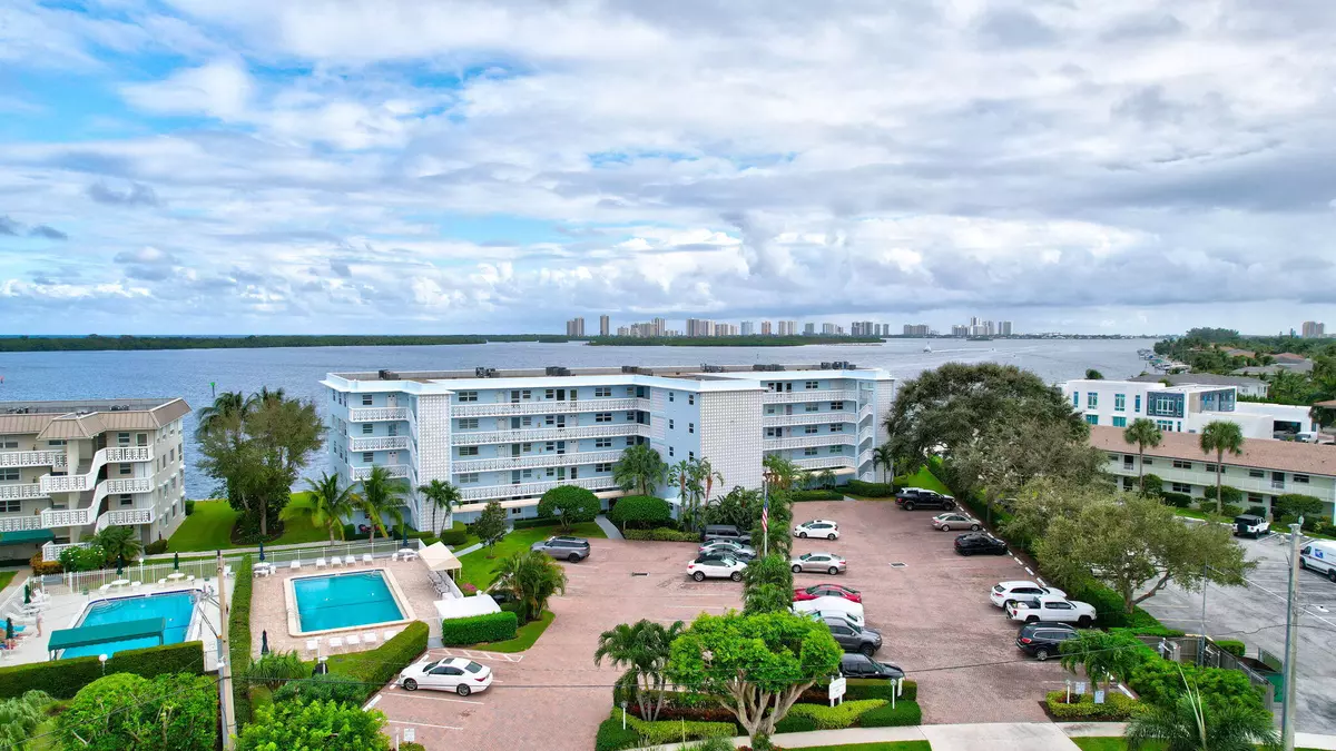 North Palm Beach, FL 33408,60 Yacht Club DR 106