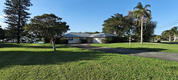 2472 NW Everglades BLVD, Stuart, FL 34994