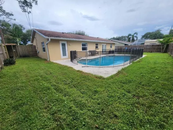 4693 Dolphin DR, Lake Worth, FL 33463