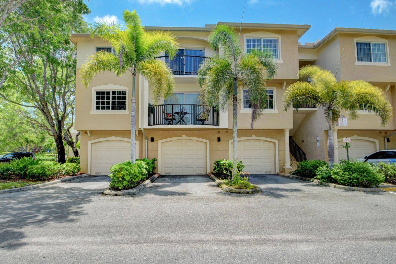 Royal Palm Beach, FL 33411,300 N Crestwood CT 307