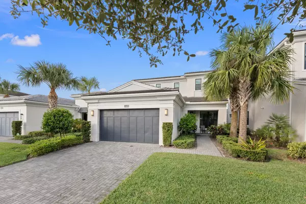 13689 Artisan CIR, Palm Beach Gardens, FL 33418