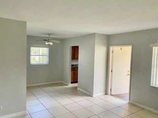 Lantana, FL 33462,240 Croton AVE 101