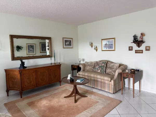 Deerfield Beach, FL 33442,2005 Lyndhurst H