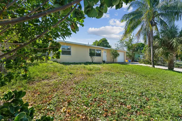 Delray Beach, FL 33445,2044 SW 12th CT