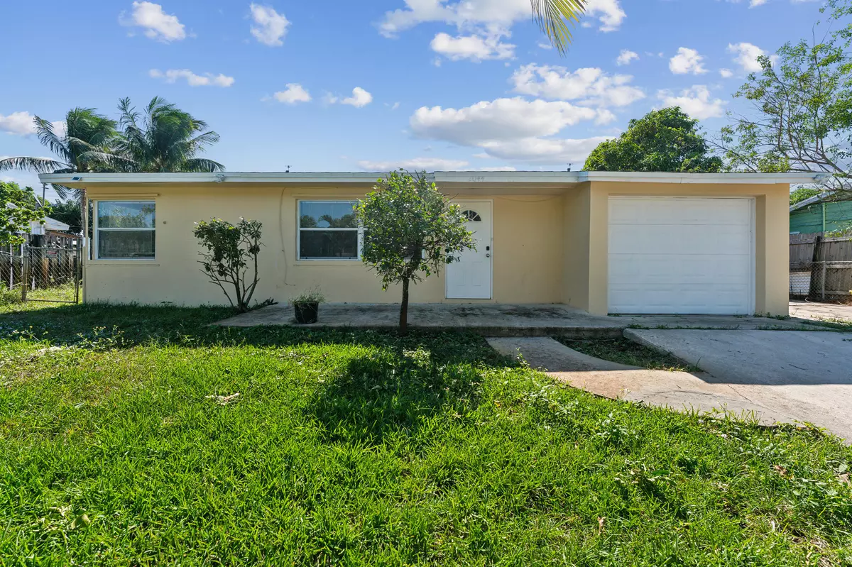 Delray Beach, FL 33445,2044 SW 12th CT