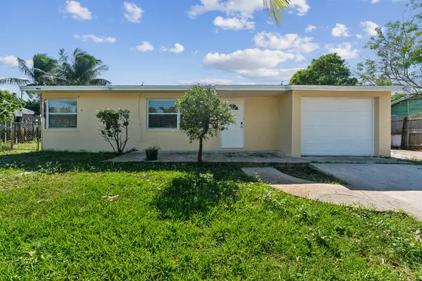 2044 SW 12th CT, Delray Beach, FL 33445