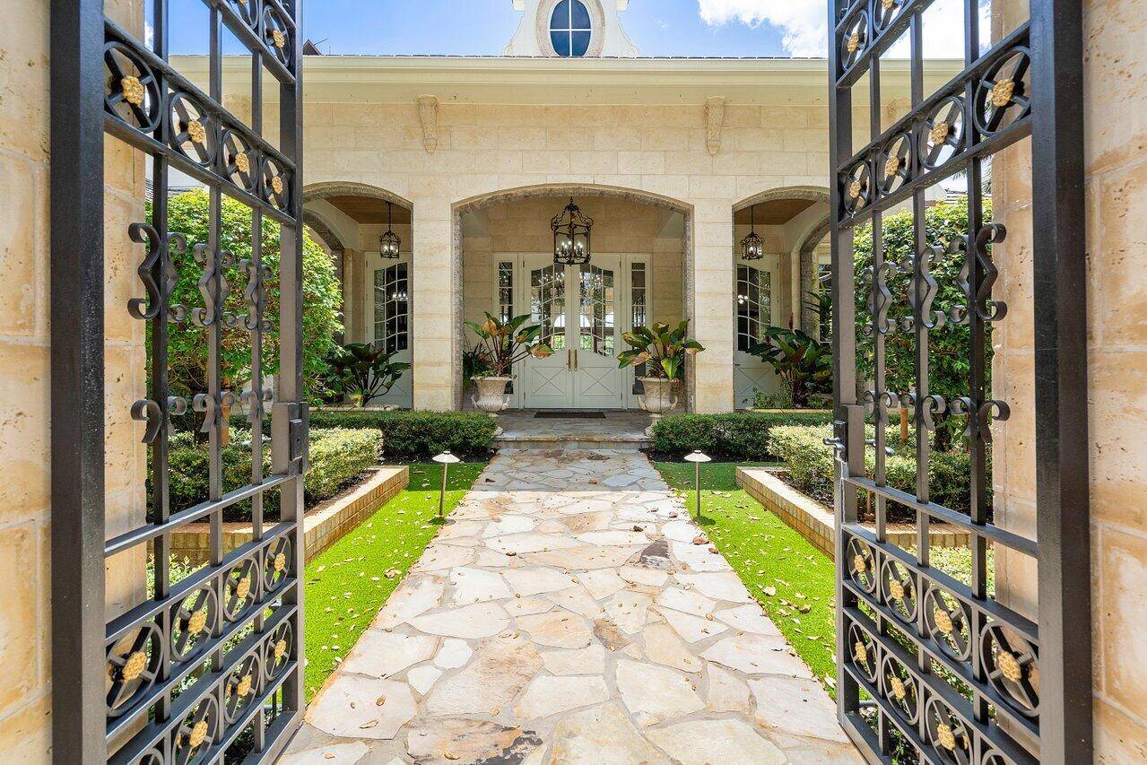 Boca Raton, FL 33496,7894 Dunvagen CT