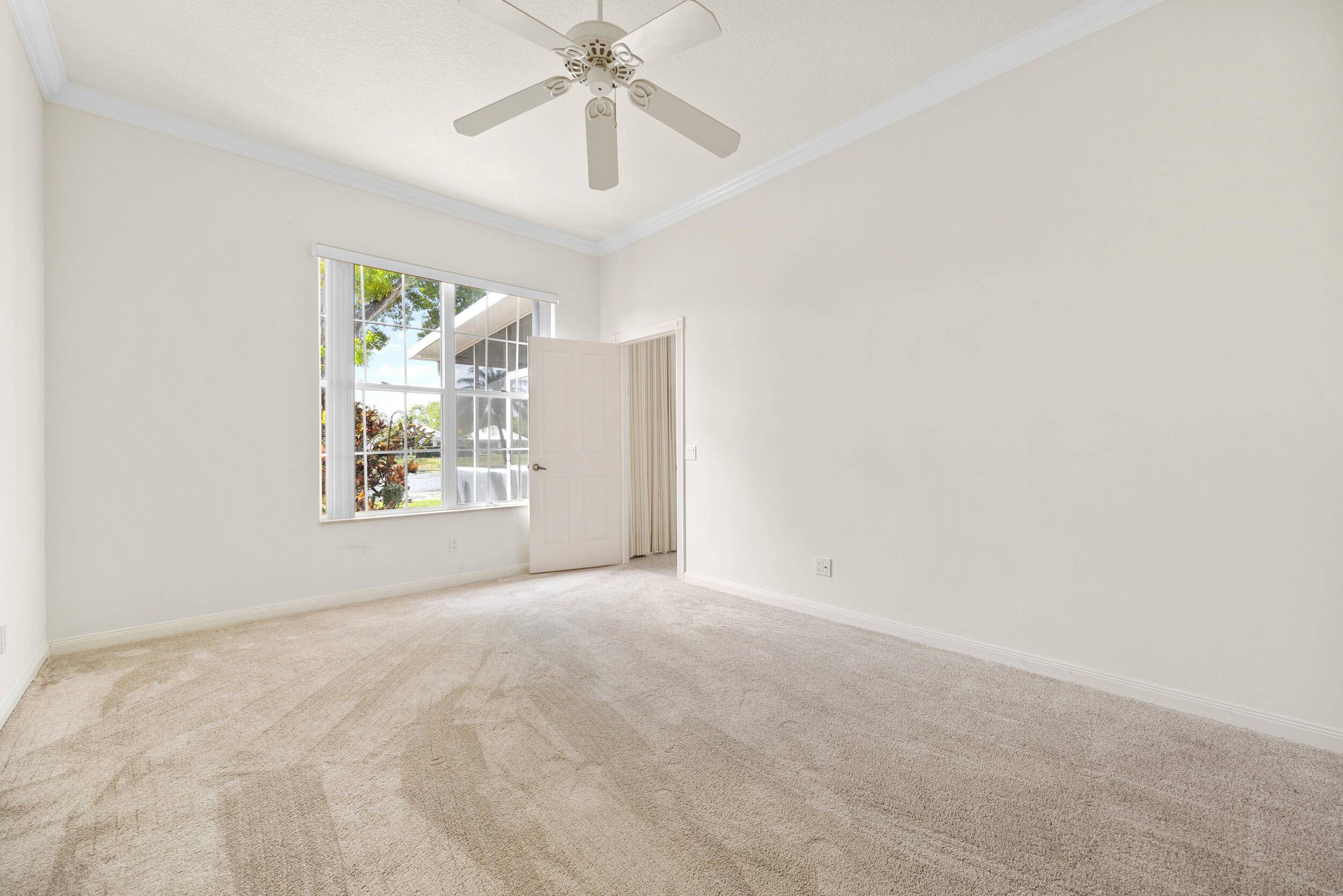 Palm Beach Gardens, FL 33410,8589 Doverbrook DR
