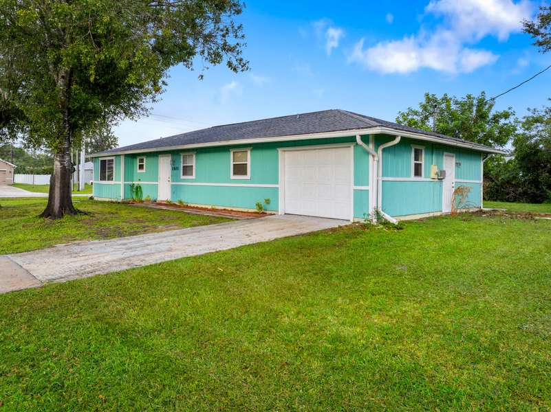 1801 SW S Beeker ST, Port Saint Lucie, FL 34953