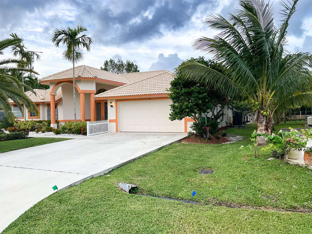 Port Saint Lucie, FL 34983,781 SW Dolores AVE