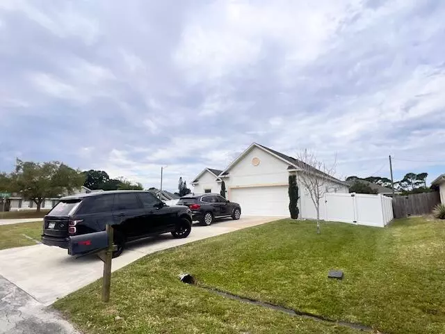 Port Saint Lucie, FL 34953,3230 SW Regatta ST