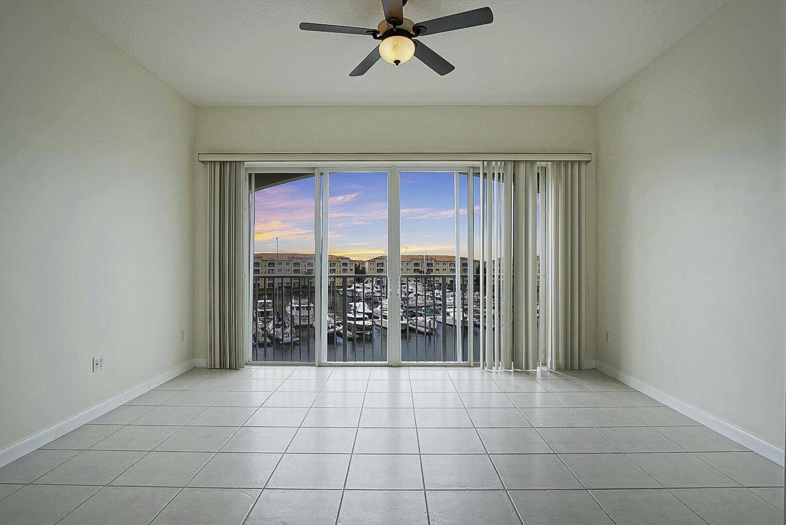 Fort Pierce, FL 34949,9 E Harbour Isle Dr Unit Ph04