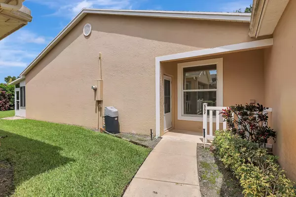 Port Saint Lucie, FL 34986,557 NW San Remo CIR