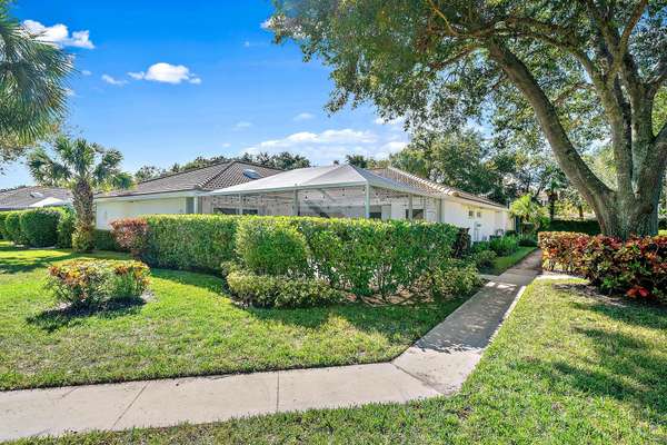 8602 Chapman Oak CT, Palm Beach Gardens, FL 33410