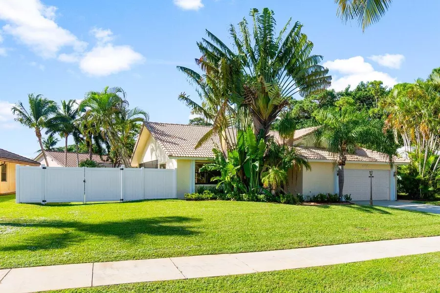 4100 NW 7th CT, Delray Beach, FL 33445