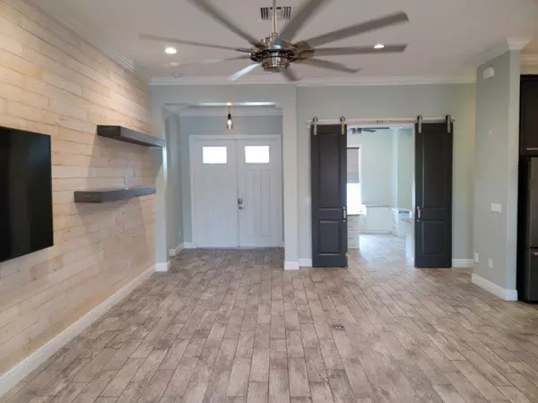 Port Saint Lucie, FL 34983,213 NE NE Sagamore TER