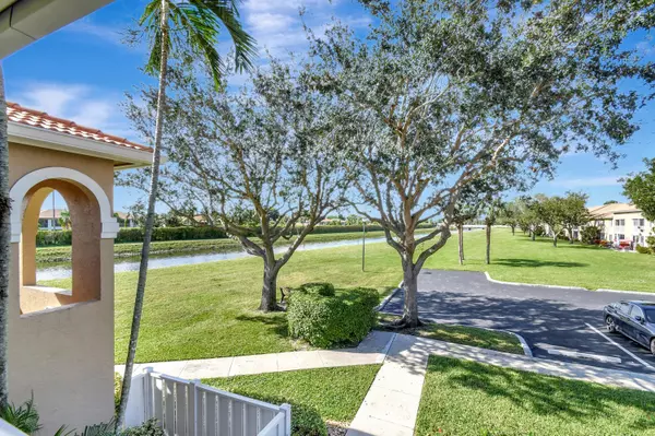 Boynton Beach, FL 33437,5876 Regal Glen DR 209