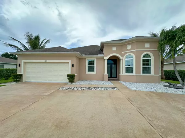 1230 SW Ermine AVE, Port Saint Lucie, FL 34953