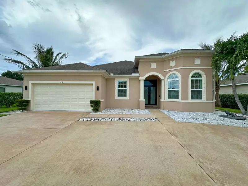 1230 SW Ermine AVE, Port Saint Lucie, FL 34953